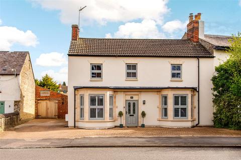 4 bedroom semi-detached house for sale, Banbury Road, Brackley, Northamptonshire, NN13