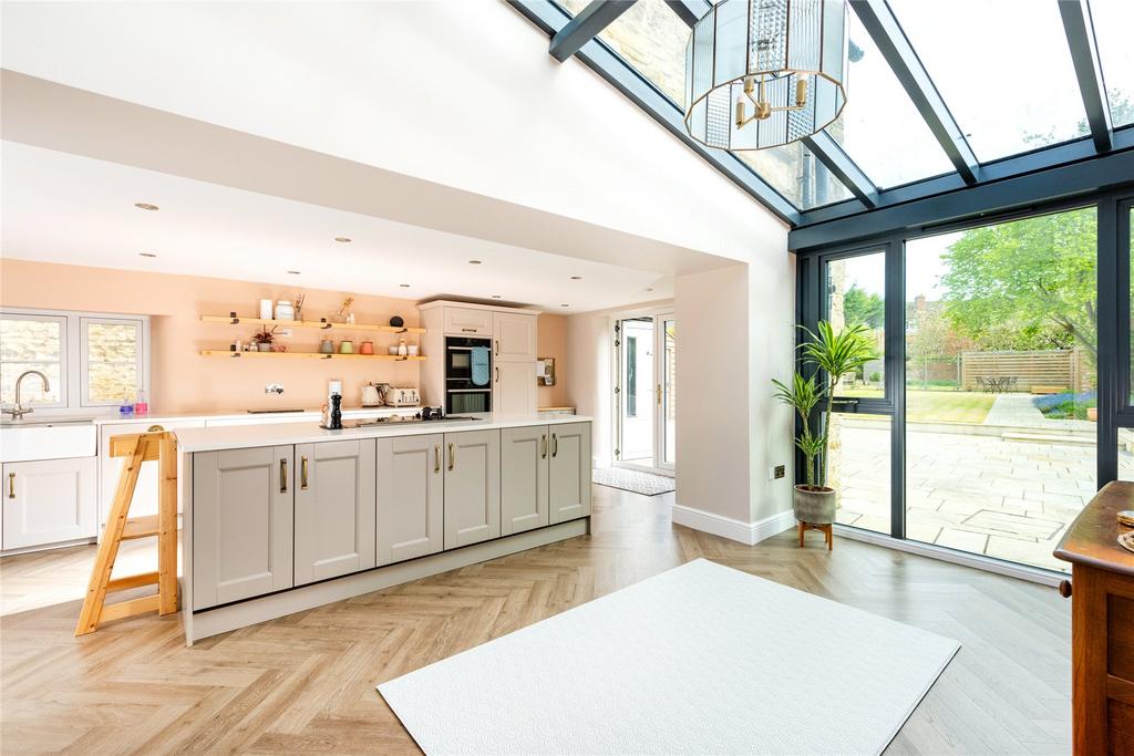 Kitchen/Breakfast Rm