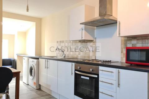 Studio to rent, Westgate Apartments, Huddersfield, HD1 1AB