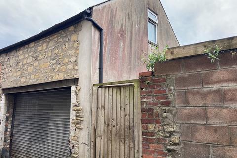 Garage to rent, Coach House Rear of 3, Broad Street, Barry, The Vale Of Glamorgan. CF62 7AA