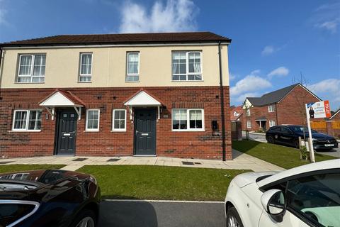 2 bedroom semi-detached house to rent, Fell View, Southport