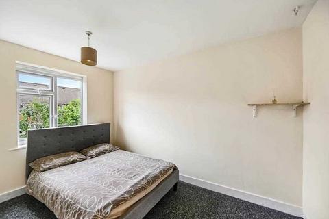 13 Gresham Road, East Ham, London, E16 3DU