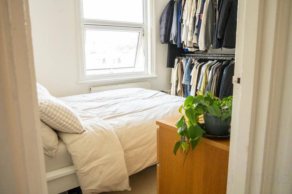 21 de montfort road top floor 26