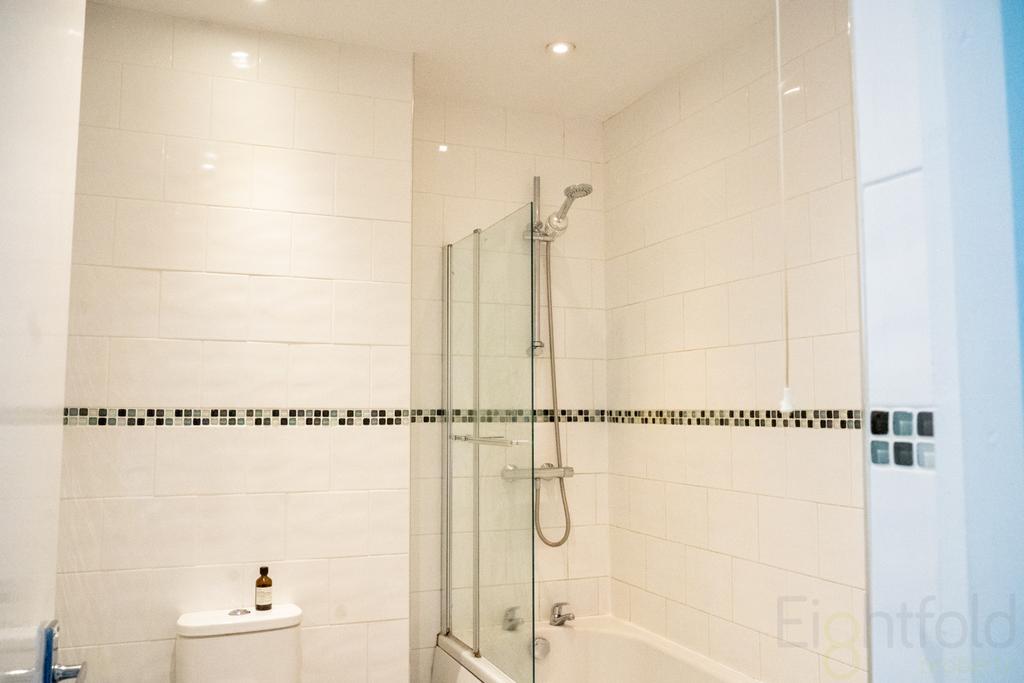 21 de montfort road top floor 36