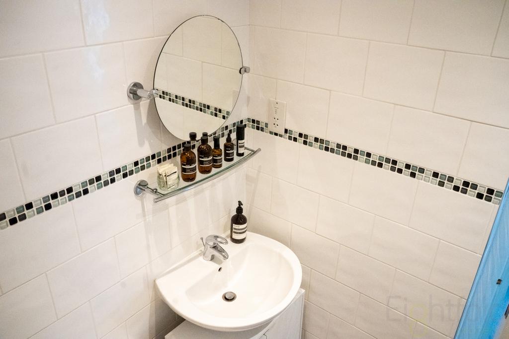 21 de montfort road top floor 44