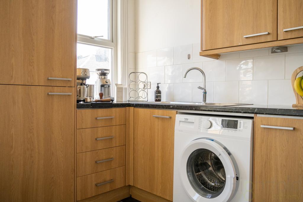 21 de montfort road top floor 7
