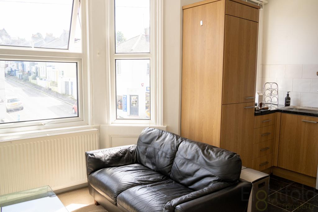 21 de montfort road top floor 17