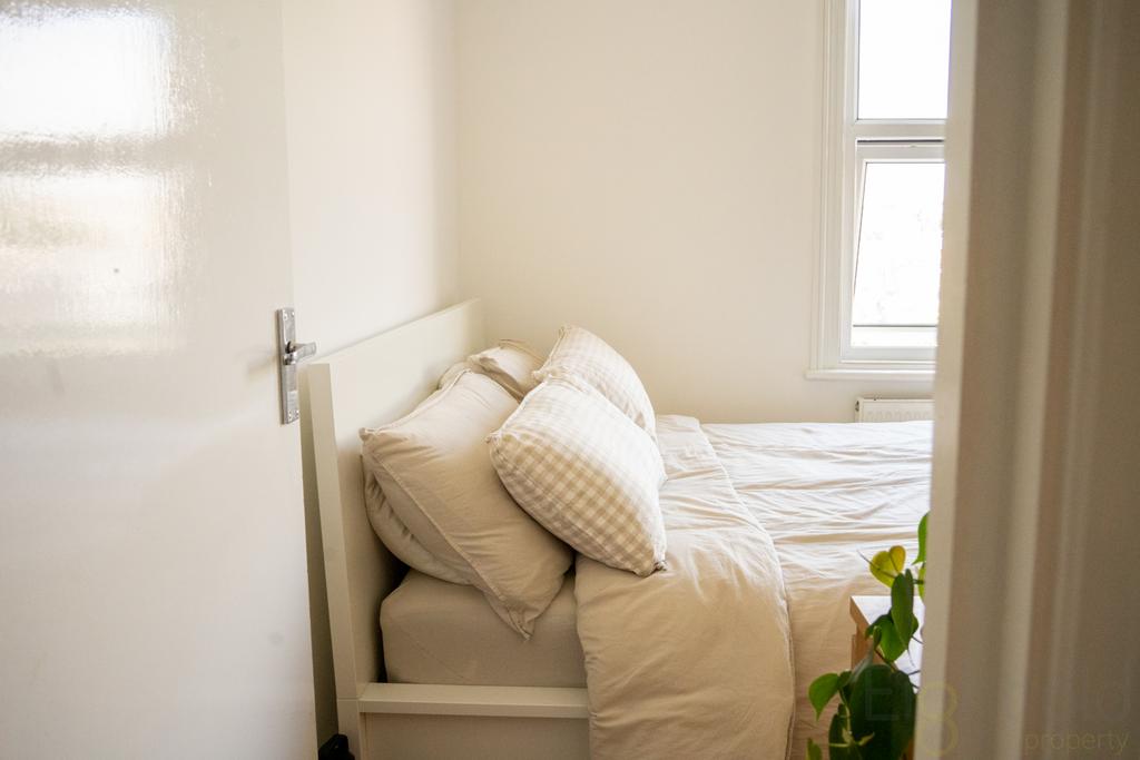 21 de montfort road top floor 25