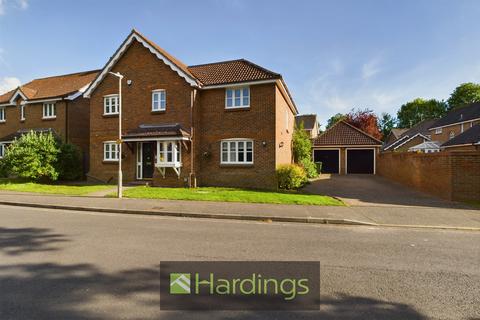 4 bedroom detached house to rent, Poplar Drive, Hutton CM13