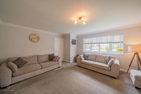 1 Manor Close, Ramsey Mereside, Huntingdon, PE26 2UN