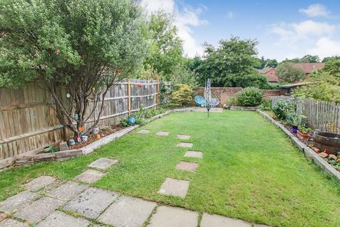 30 Regal Drive, East Grinstead, RH19 4SB