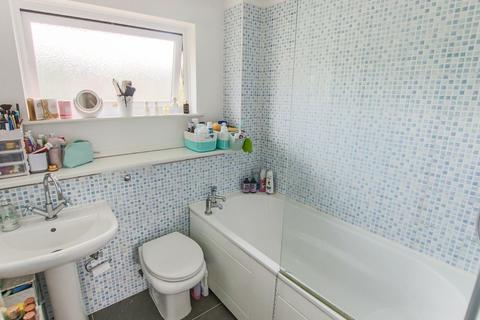 30 Regal Drive, East Grinstead, RH19 4SB