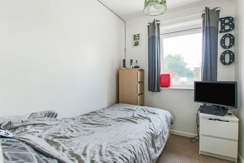 30 Regal Drive, East Grinstead, RH19 4SB