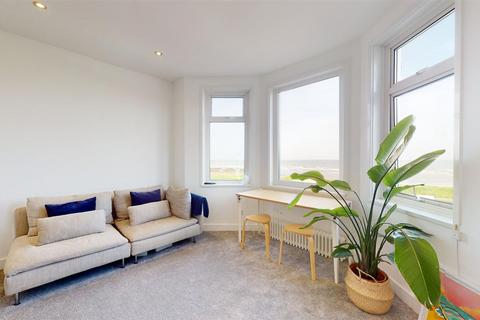 2 bedroom flat for sale, Sea Road, Westgate-On-Sea, CT8
