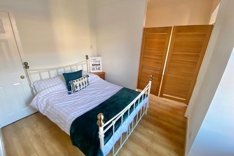 1 bedroom flat to rent, Dalcross Street, Glasgow G11