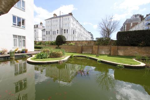 2 bedroom apartment for sale, Chiswick Place, Eastbourne BN21