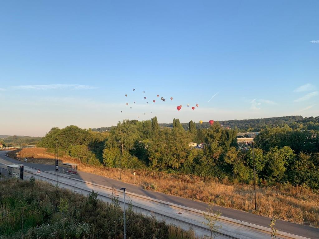 Lrg Views to front of Colliters House