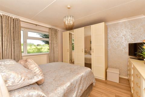 2 bedroom ground floor flat for sale, Rettendon Common, Chelmsford, Essex