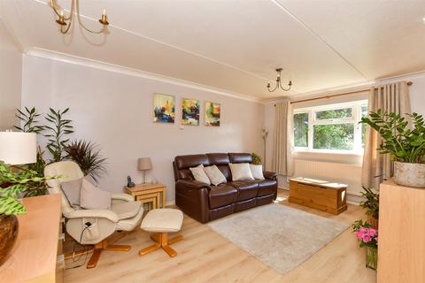 2 bedroom ground floor flat for sale, Rettendon Common, Chelmsford, Essex