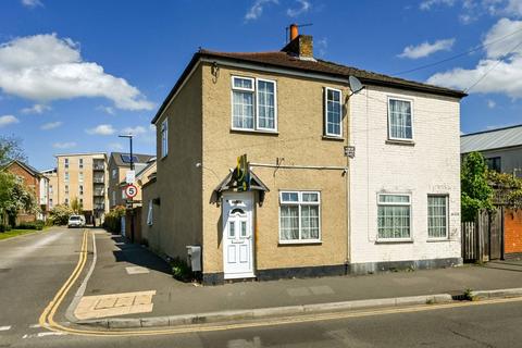 2 bedroom semi-detached house for sale, New Heston Road, Hounslow, TW5