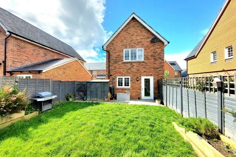 3 bedroom detached house for sale, Treachers Close, Pitstone LU7