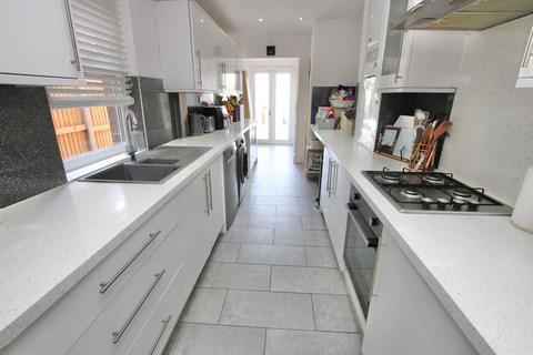 5 bedroom end of terrace house for sale, Church Road, Murston, Sittingbourne