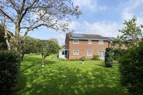 4 bedroom detached house for sale, Mossdale Close, Grantham, NG31