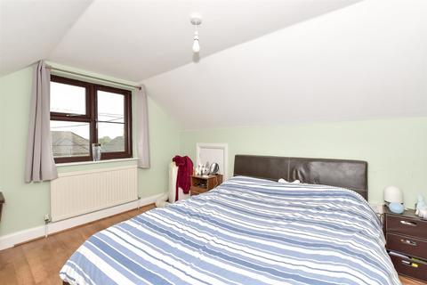 107 Dunes Road, Greatstone, New Romney, TN28 8SW