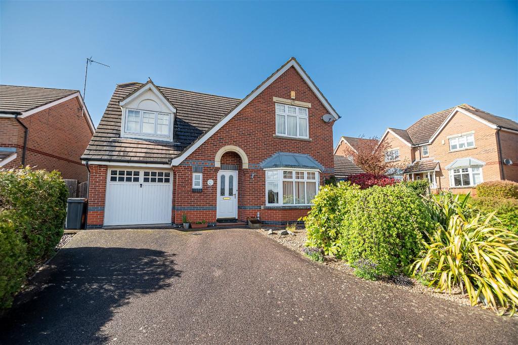 Alvington Way, Market Harborough LE16 4 bed detached house for sale £