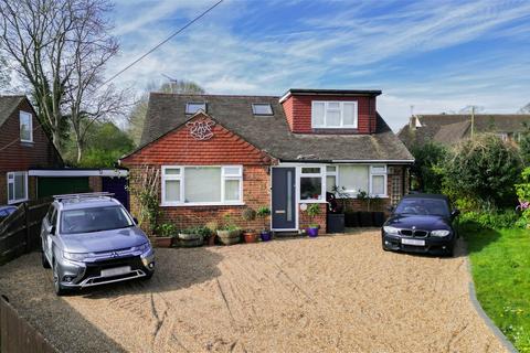 4 bedroom detached house for sale, Quietly Positioned On A No Through Road in Northiam