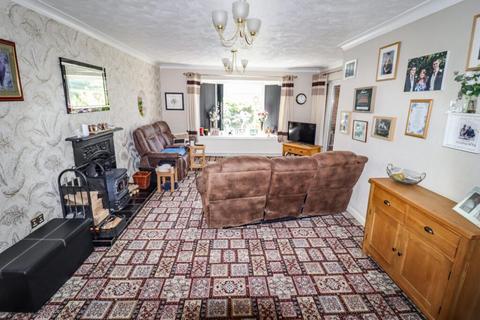 3 bedroom detached house for sale, Manor Road, Hayling Island