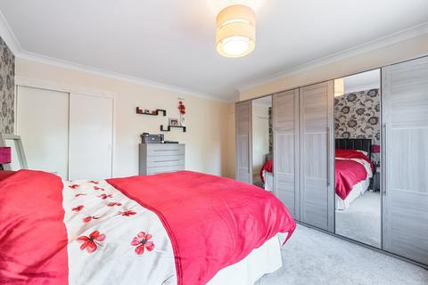 4 bedroom link detached house for sale, Finchampstead, Wokingham RG40