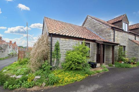 1 bedroom bungalow for sale, Parkfields, Butleigh