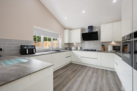 7 Applecross Close, Birchwood, Warrington, WA3 6UX