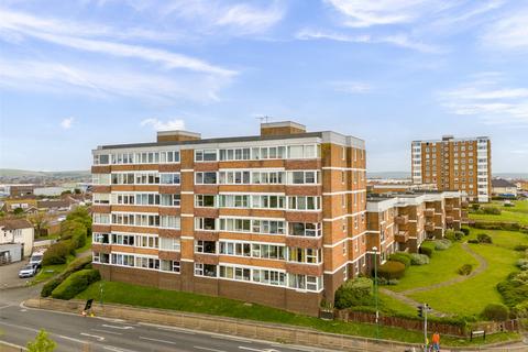 2 bedroom flat for sale, Brighton Road, Lancing, West Sussex, BN15