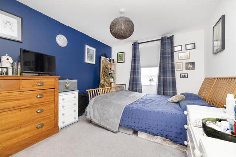 Flat 2, 3 Fells Way, Edinburgh, EH17 8TZ