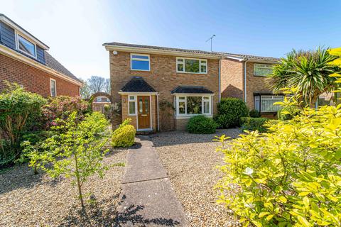 4 bedroom detached house for sale, Kingfishers Walk, St. Peters Road