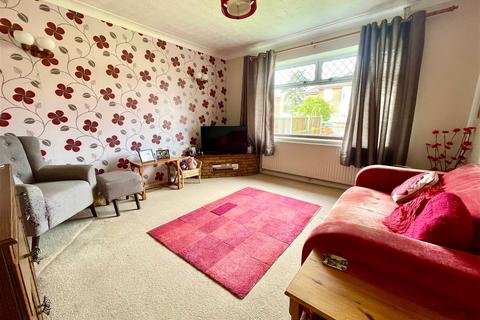 4 bedroom semi-detached house for sale, Aerodrome Crescent, Norwich, NR7 0BB