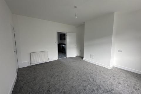 3 bedroom terraced house to rent, Avenue Road, Doncaster