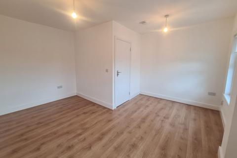3 bedroom apartment to rent, Leytonstone Road, London E15