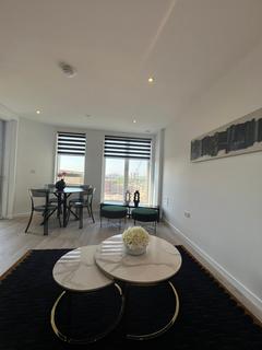 2 bedroom flat to rent, 2 Bedroom Luxury Fully Furnished Apartment Meadowpip House, N18