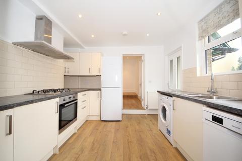 2 bedroom maisonette to rent, Alston Road, High Barnet EN5