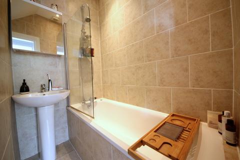 2 bedroom maisonette to rent, Alston Road, High Barnet EN5