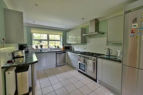 7 Beatrice Walk, Bexhill-on-sea, TN39 4EW