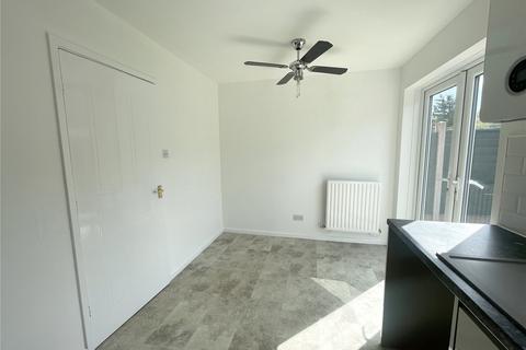 3 bedroom mews to rent, Forest Glade, Cheslyn Hay, WS6