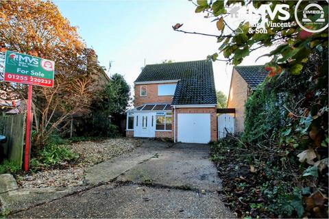 3 bedroom detached house to rent, St. Johns Road, Clacton-on-Sea