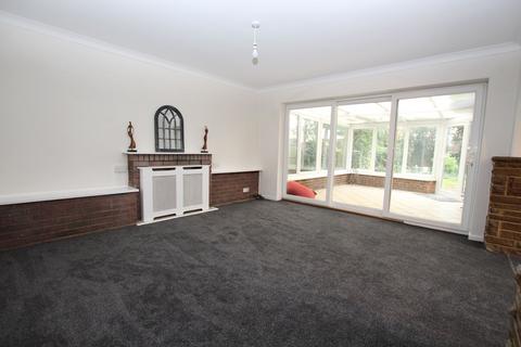 3 bedroom detached house to rent, St Johns Road, Clacton-on-Sea