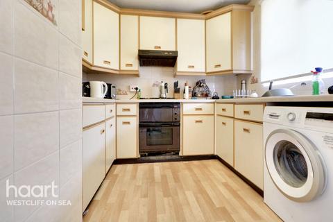 2 bedroom flat for sale, London Road, Westcliff-On-Sea