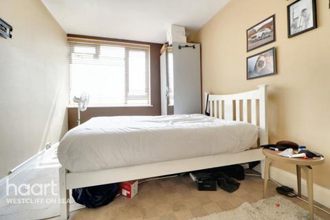 2 bedroom flat for sale, London Road, Westcliff-On-Sea