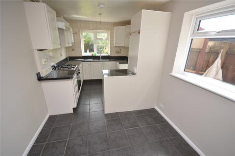 4 bedroom semi-detached house to rent, Springfield Park Road, CM2
